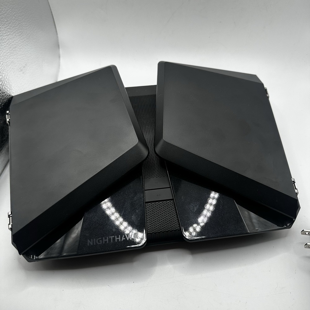 NETGEAR Nighthawk AX12 RAX120 12-stream‎ AX6000 WiFi Router Quad-Band Black